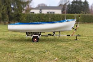 Veliplano Espada 5,50 m con vele e carrello