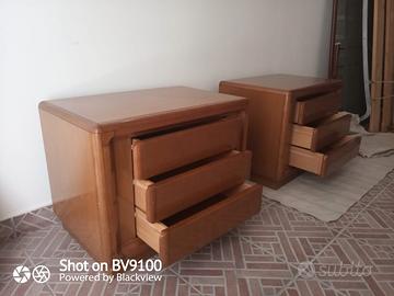 coppia di comodini e coppia di poltrone per camera