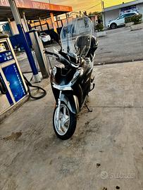 Honda SH 125i (2022) - Pari al Nuovo!