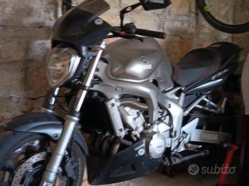 Yamaha FZ6 - 2004