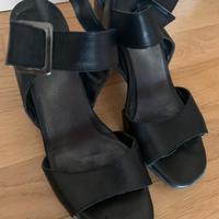 Sandali con tacco largo in pelle nera - 41