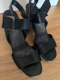 Sandali con tacco largo in pelle nera - 41