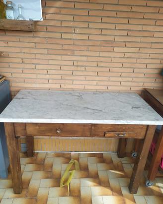 tavolo in legno e marmo di carrara