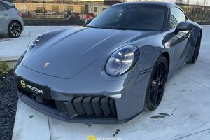 PORSCHE 911 Carrera GTS