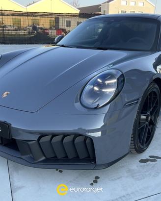 PORSCHE 911 Carrera GTS