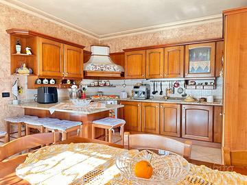 Cucina angolare con penisola