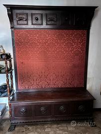 Cassapanca e appendiabiti in legno