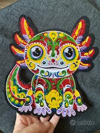 Axolotl toppa decorata paillettes e ricamo patch