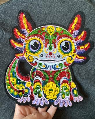 Axolotl toppa decorata paillettes e ricamo patch