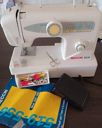 Macchina da cucire Necchi 519 con accessori