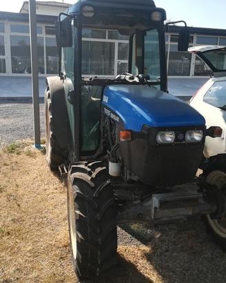Trattore Frutteto New Holland 75 Cavalli Cabina