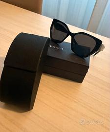 Occhiali Prada da sole