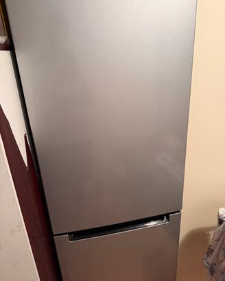 Frigorifero antighiaccio no frost con congelatore