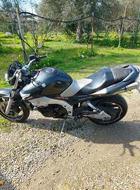 Suzuki gsr 600 del 2007 al prezzo di 2300