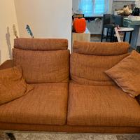 Divano con chaise longue PoltroneSofa