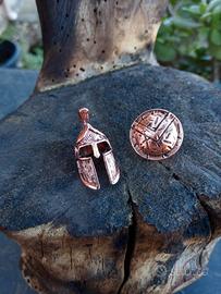 Elmo e scudo spartano in metallo color rame