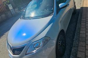 Lancia Ypsilon MYA NEOPATENTATI € 7000
