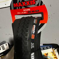 Pneumatico Maxxis ikon