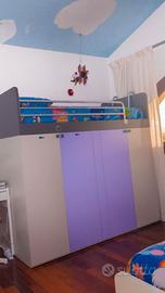 Letto a castello con armadio 4 stagioni e ripiani