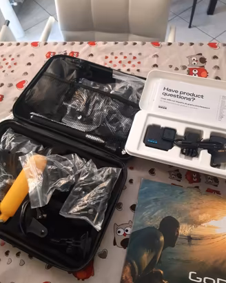 Go pro nuova completa di accessori e scheda sd