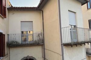 Casa indipendente storica Tufo