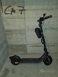 Monopattino elettrico Ninebot KickScooter F2