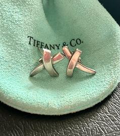 Orecchini Tiffany & Co. Croce Kiss in argento 925