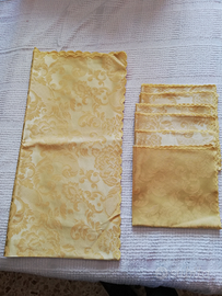 Tovaglia Jacquard damascata, colore oro