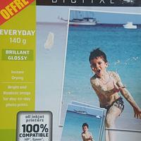 Fogli A4 stampa bianco colore e adesivo 