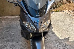 Piaggio x9