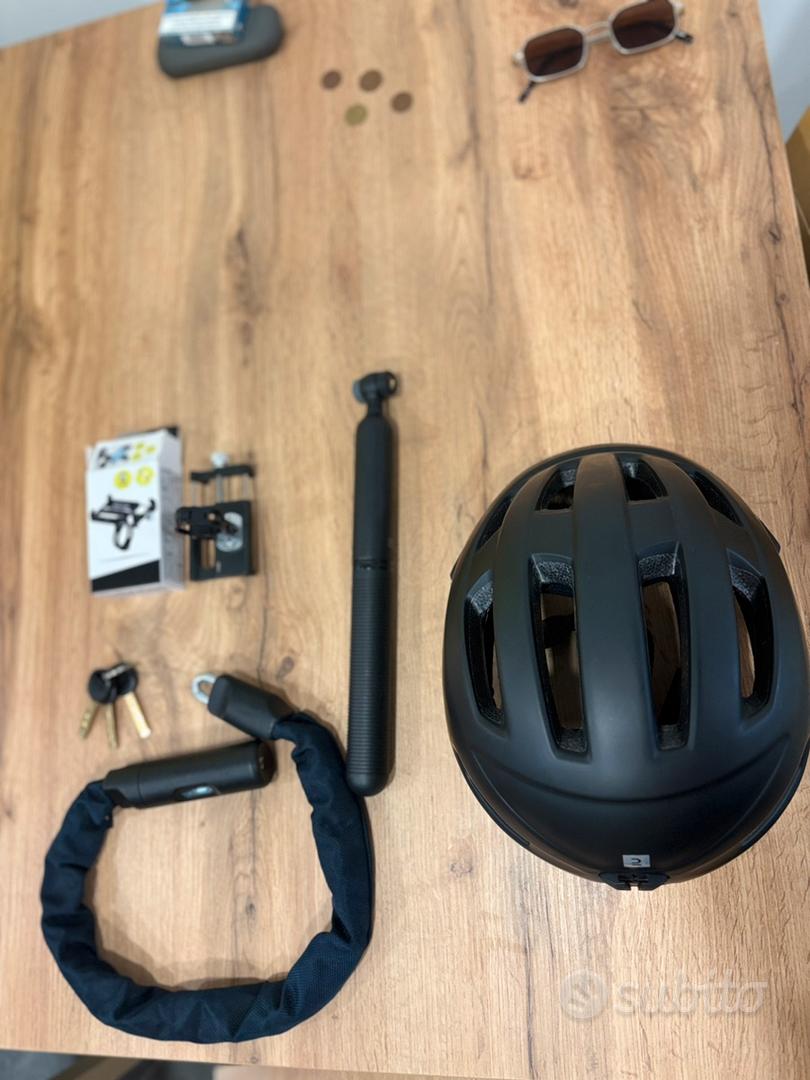 Kit accessori bici- casco, luchetto, pompa