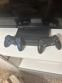 Playstation 4 slim + 2 joystick, 2 gochi