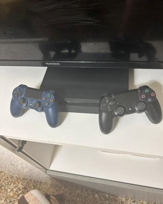 Playstation 4 slim + 2 joystick, 2 gochi