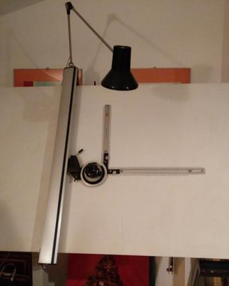 tecnigrafo Zucor completo di sedia girevole  