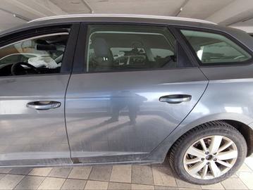 PORTA POSTERIORE SINISTRA PER LEON 5F8 ST 2018