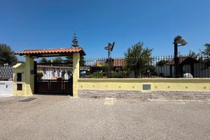 Villeta con giardino 1500 mt dal mare