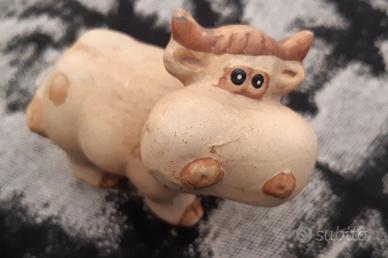 Statuina a forma di mucca