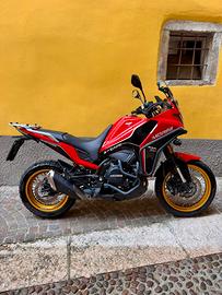 Moto Morini X Cape 650 Gold wheels edition