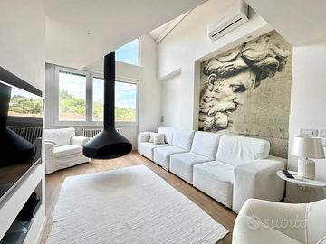 Attico / Mansarda di 112 m² con 5 locali a Bagno a