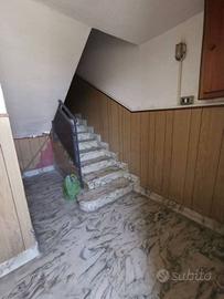 Villa di 200 m² con più di 5 locali a Riposto