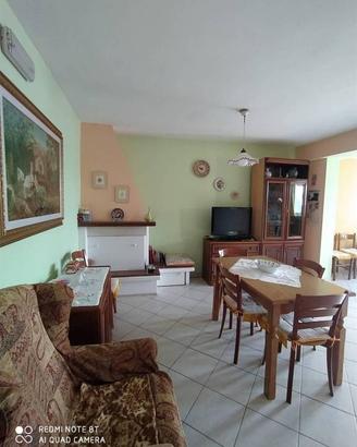 Casa indipendente di 240 m² con più di 5 locali a 