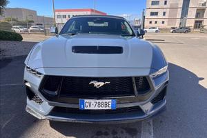 FORD Mustang Fastback 5.0 V8 Dark Horse 453cv