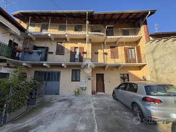CASA SEMINDIPENDENTE A CAMERI