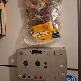 lotto di materiale elettronico proveniente da labo