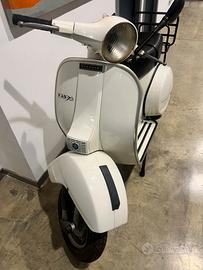 Vespa PX125 P 125 X senza frecce restaurato