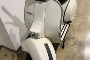 Vespa PX125 P 125 X senza frecce restaurato