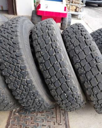 Ruote chiodate con cerchi fiat panda