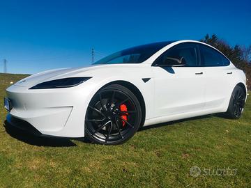 TESLA MODEL 3 PERFORMANCE