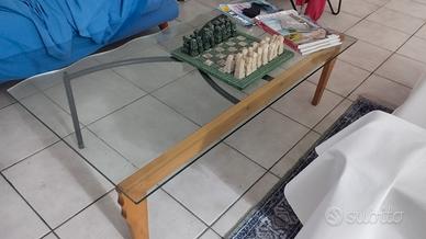 tavolo in cristallo e legno e ferro