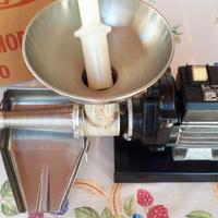 Spremipomodoro elettrico + pentolone con coperchio